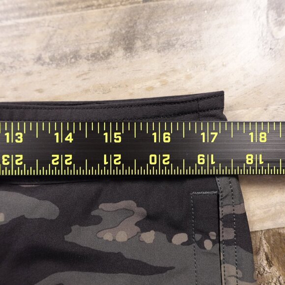 American Eagle Camo Board Shorts Swim Trunks Men's Size M - Picture 6 of 10